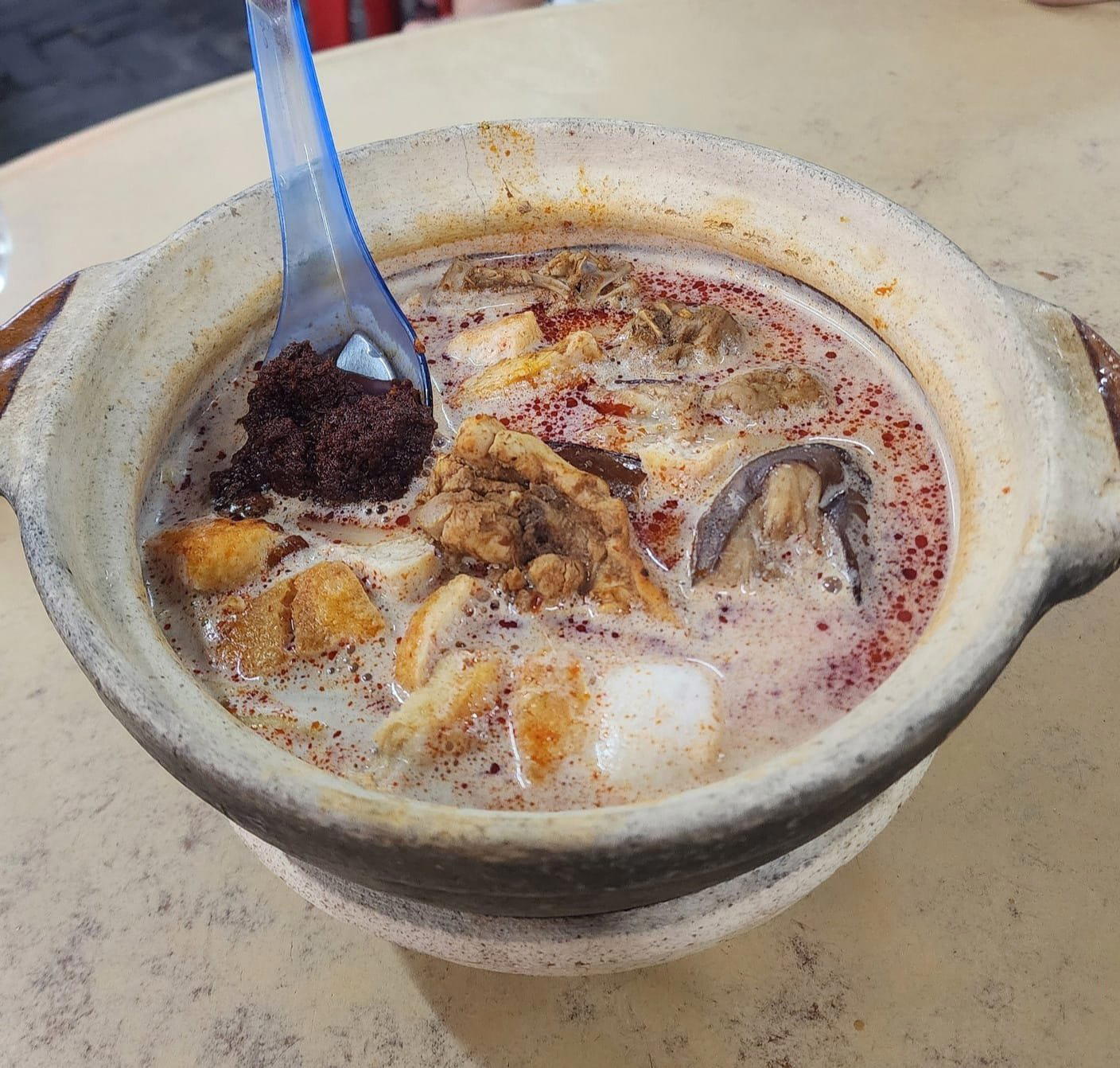 Padang Tembak Claypot Curry Mee restaurant in Ayer Itam, Malaysia