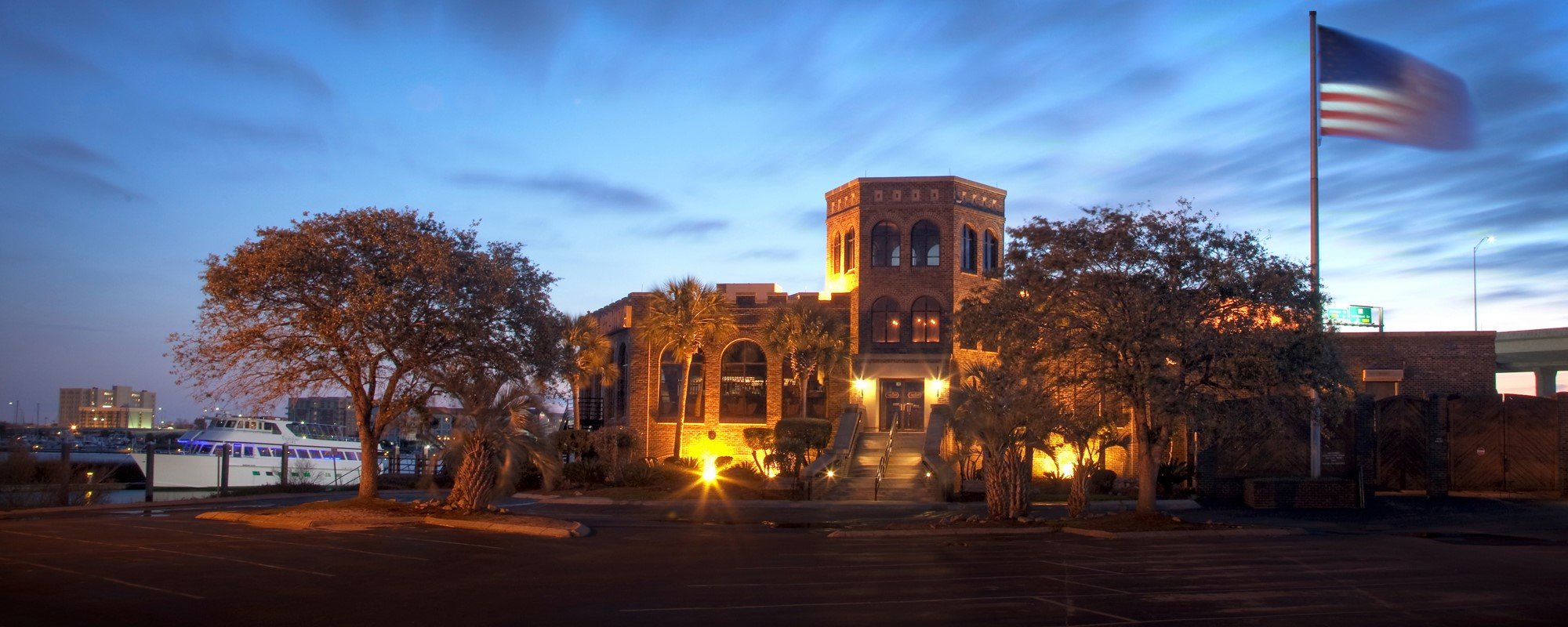 California Dreaming restaurant in Charleston, United States