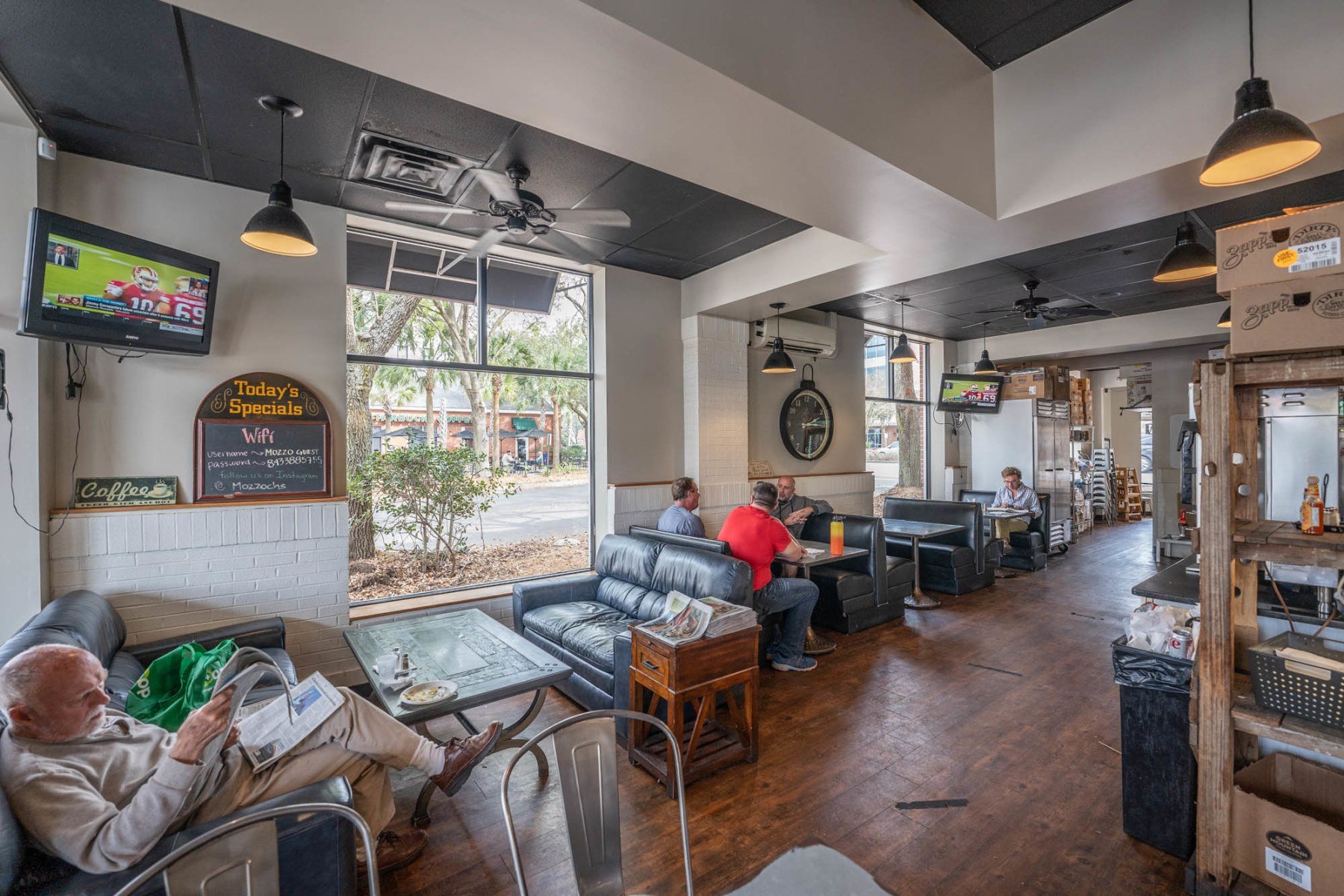 Mozzo Deli restaurant in Mount Pleasant, United States