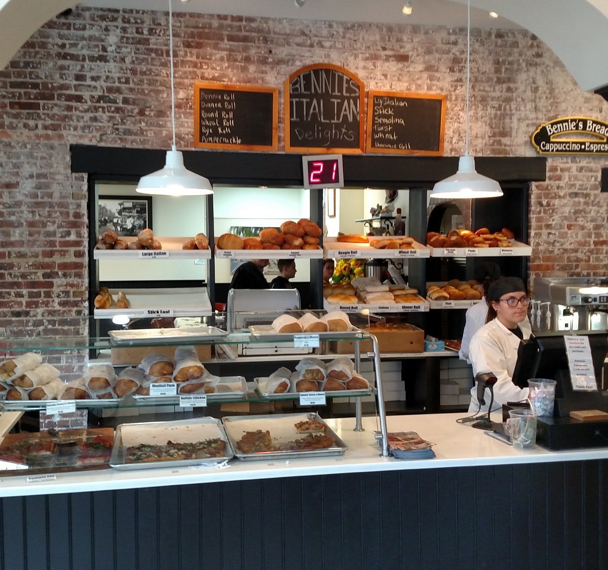 Bennie's Bread & Italian Market