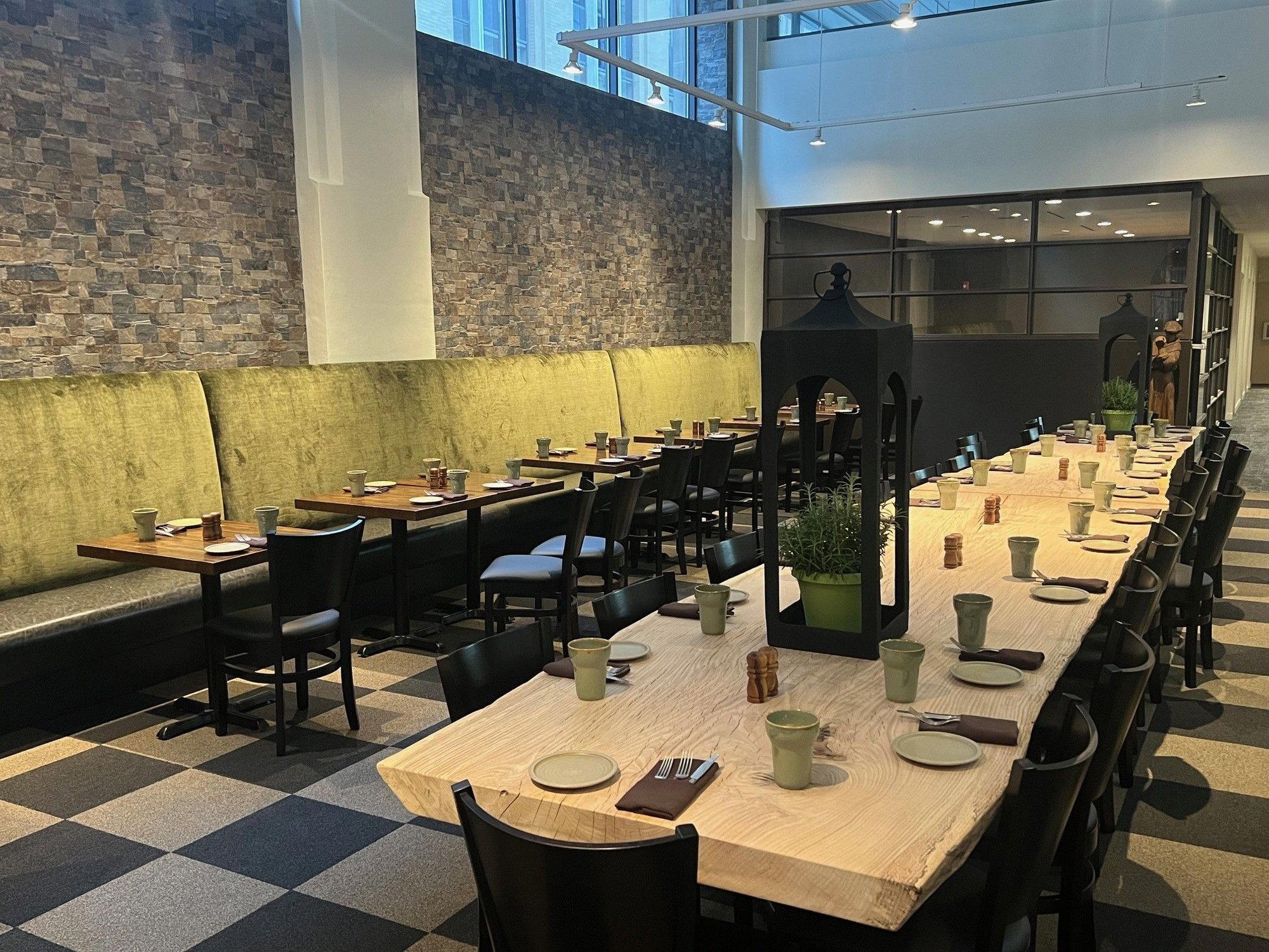 Friar's Table restaurant in Cleveland, United States