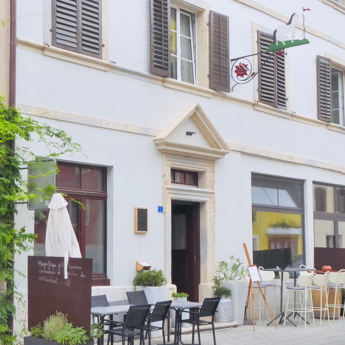 Cheval Blanc, Restaurant in Delemont