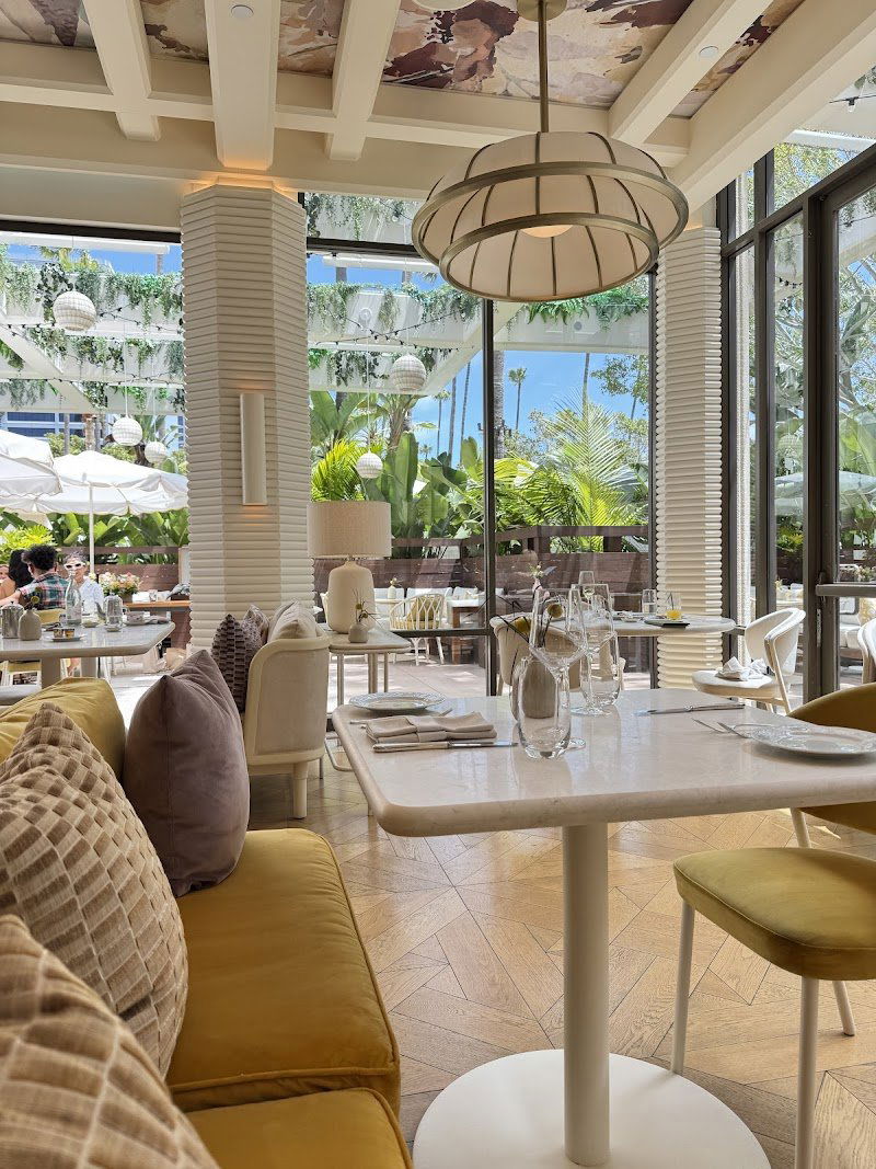 Viamara at The Elwood Club, Restaurant in Newport Beach