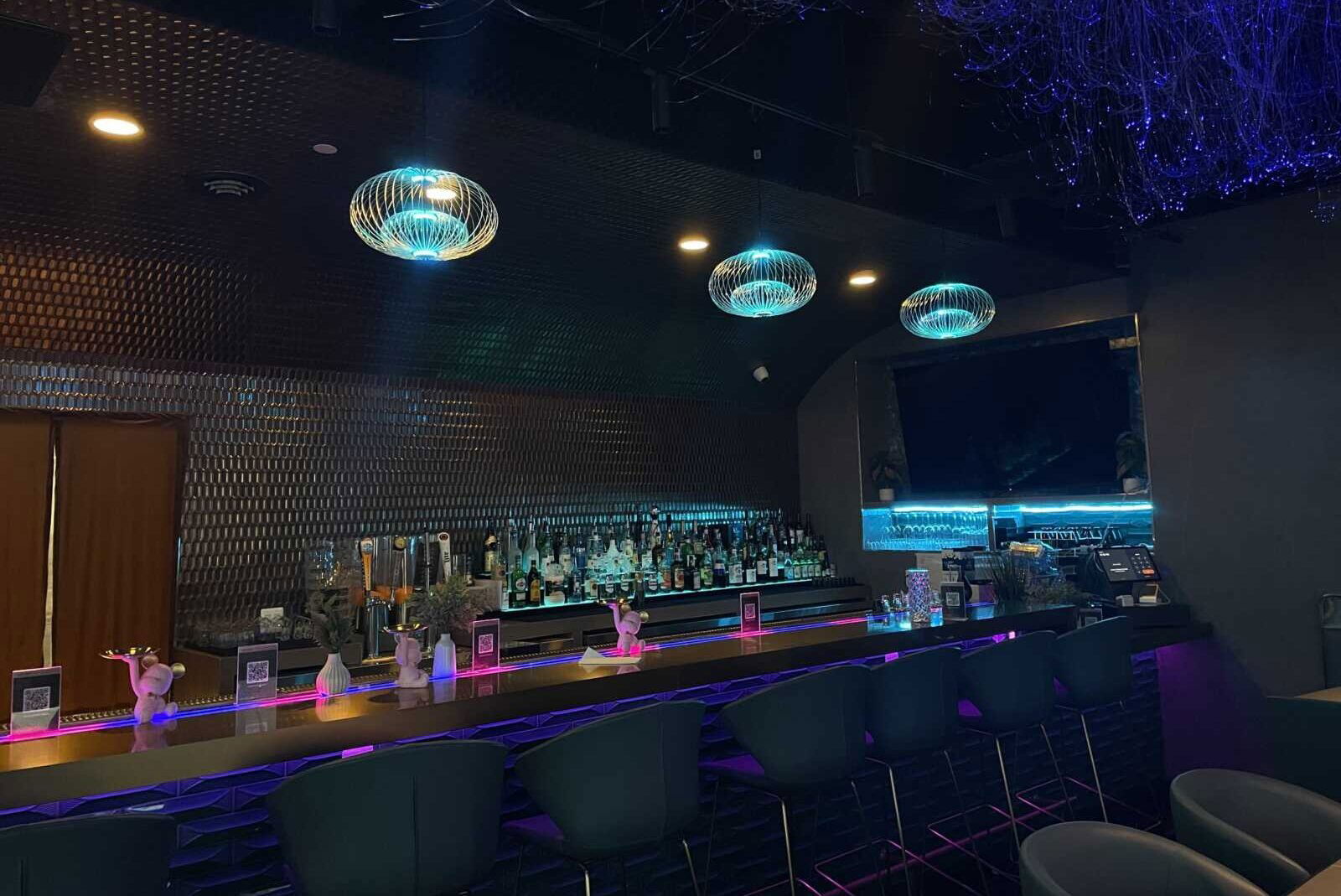 Lantern Restaurant & Bar, Restaurant in Arlington
