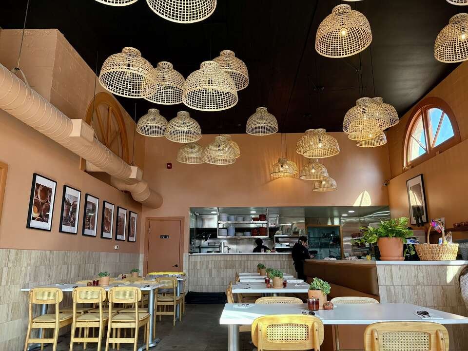Cenaduria Elvira restaurant in Oakland, United States