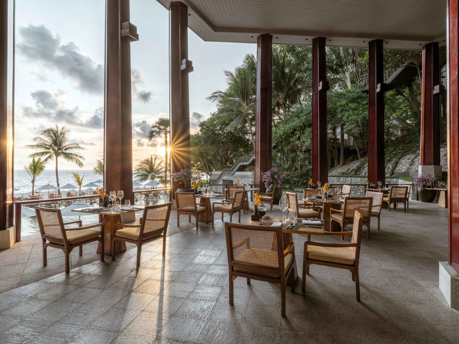 Lomtalay Restaurant, Restaurant in Phuket