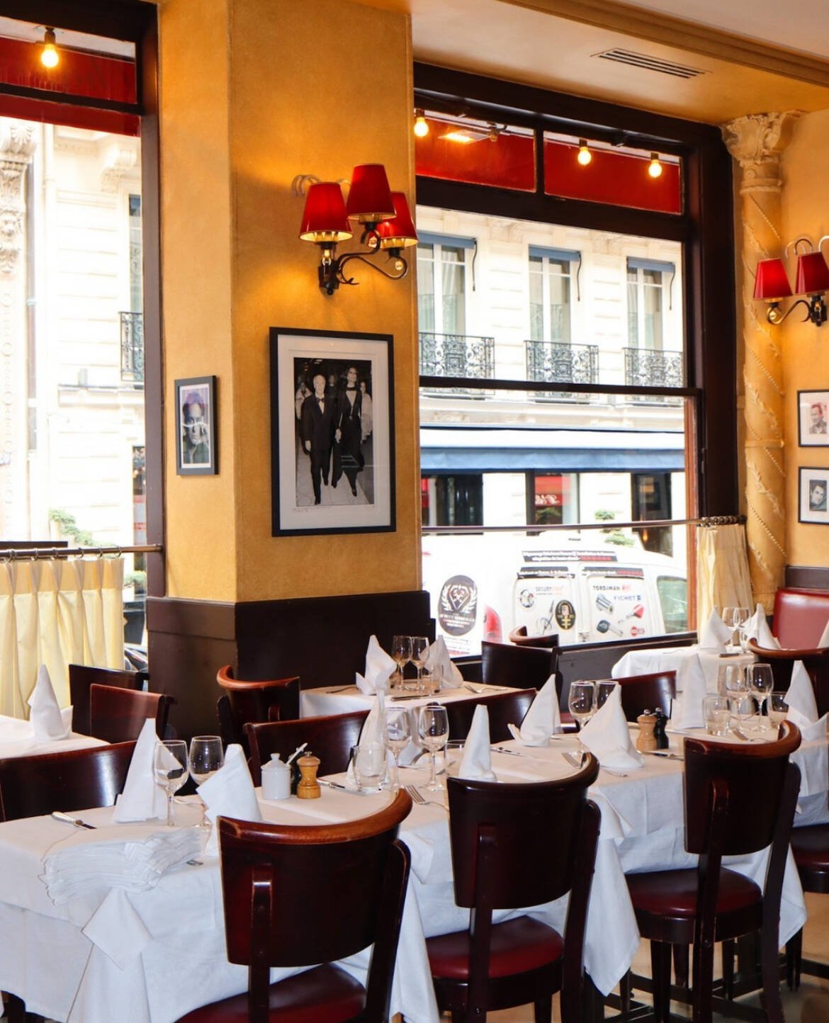 Chez André, Restaurant in Paris