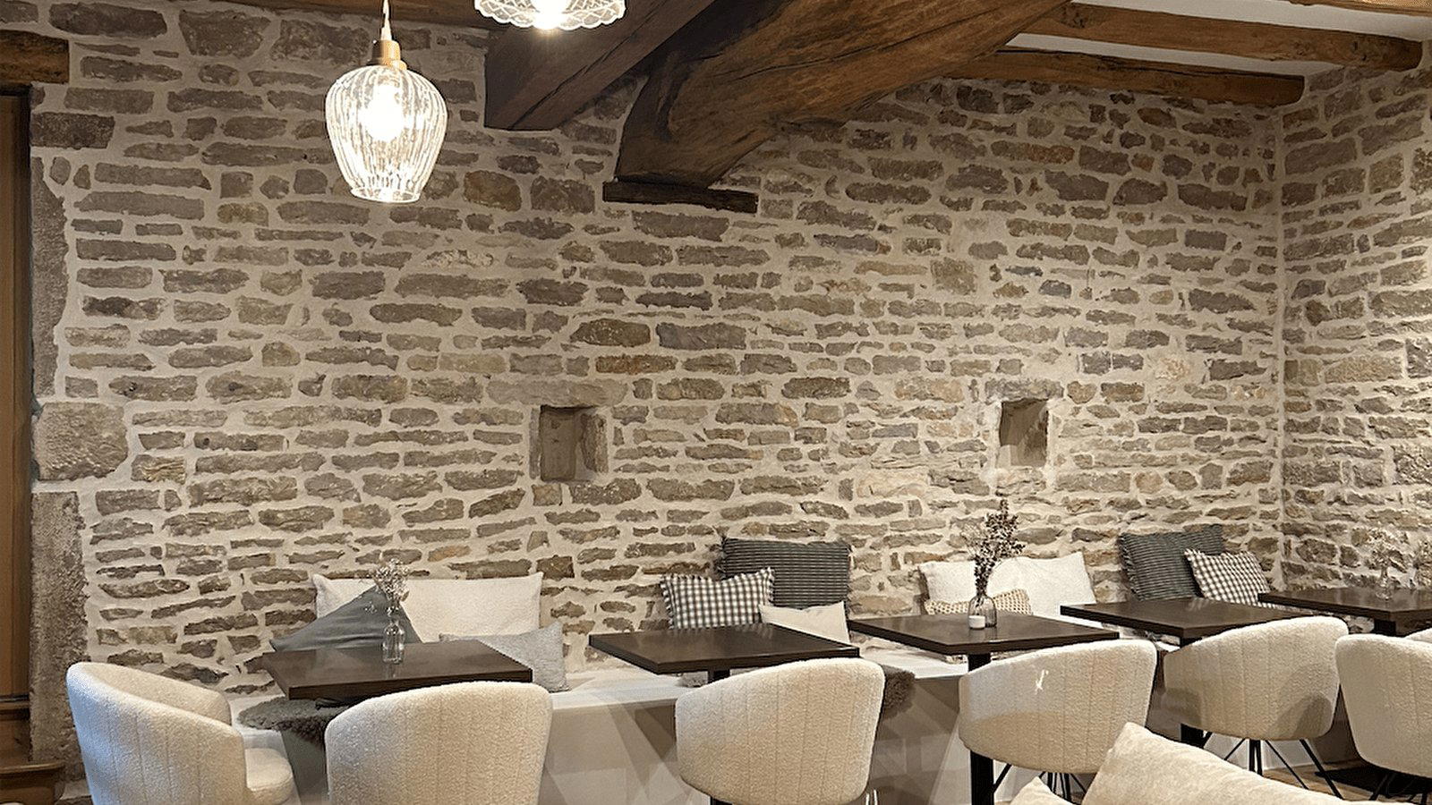 AU XVI restaurant in Gevrey-Chambertin, France