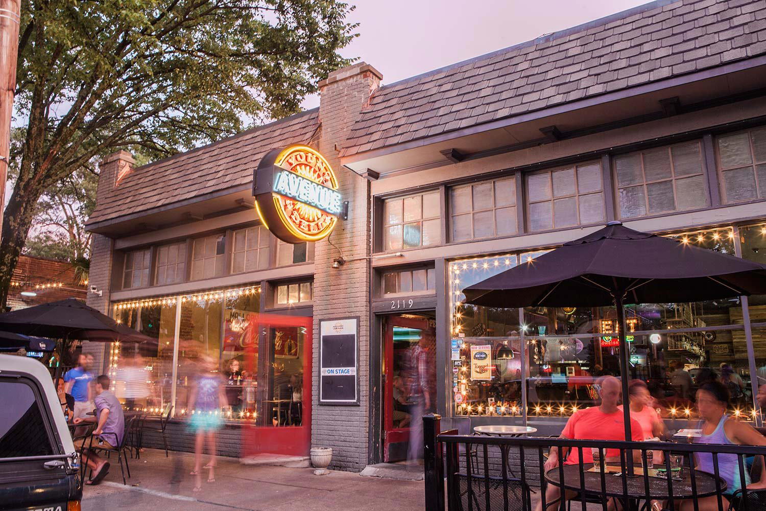 Young Avenue Deli restaurant in Memphis, United States