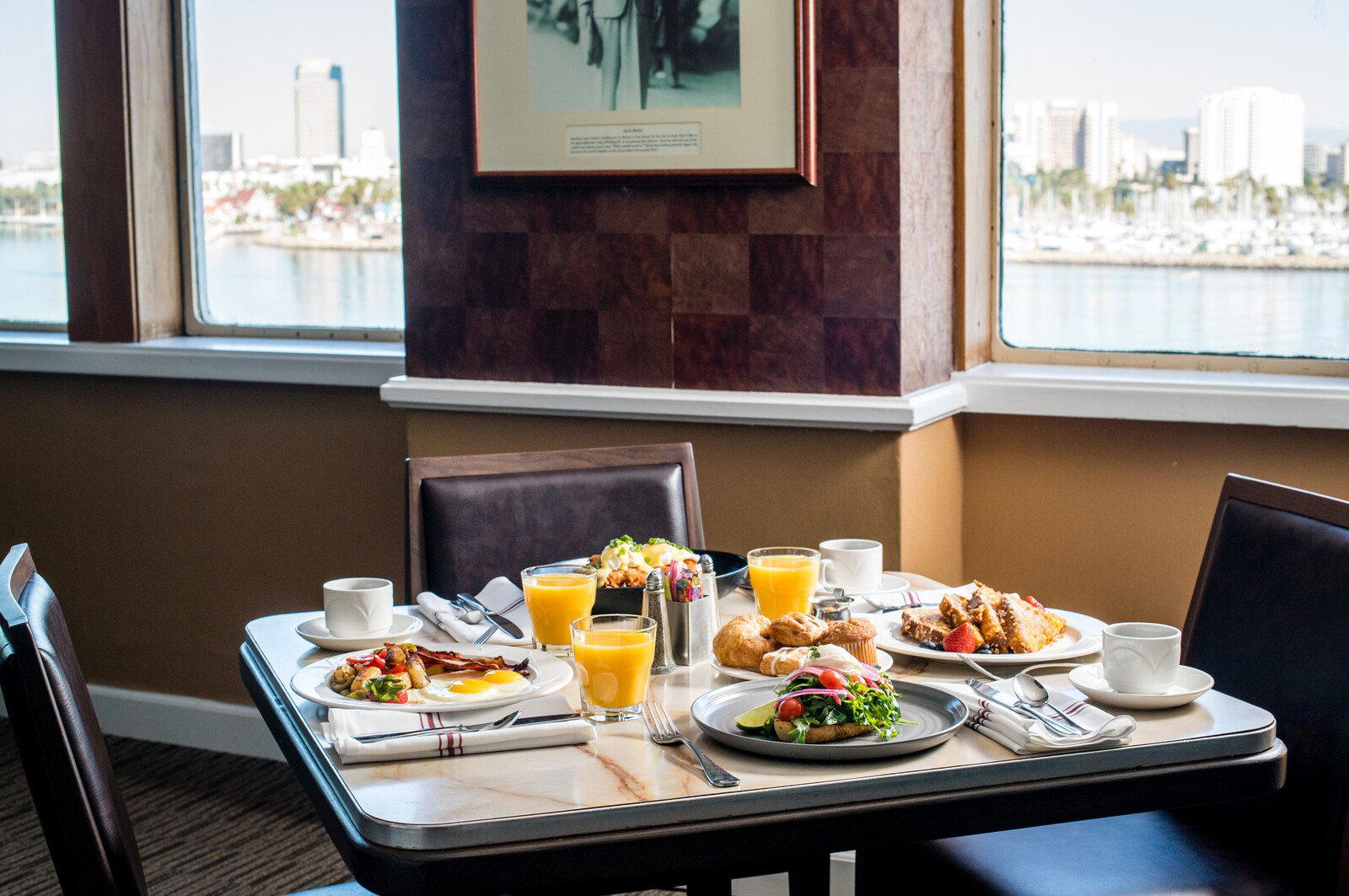 Promenade Cafe restaurant in Long Beach, United States
