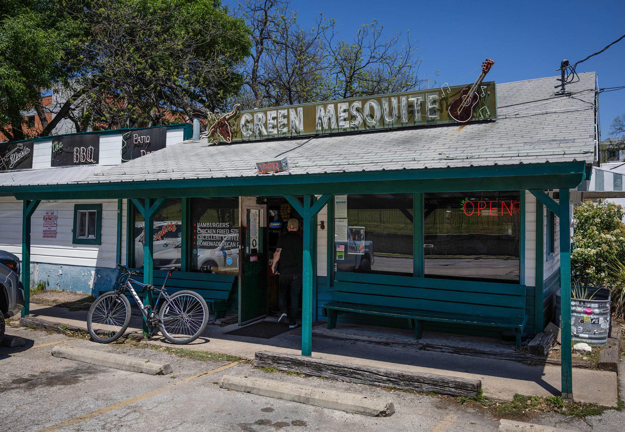 The Green Mesquite BBQ & More restaurant in Austin, United States