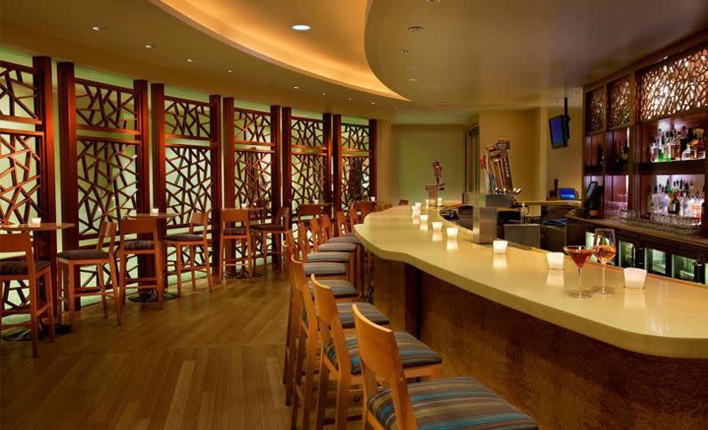 Tamo Bistro & Bar, Restaurant in Boston