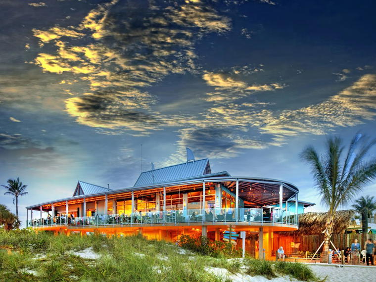 Sharky's On the Pier, Venice, United States