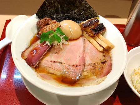 Moeyo Mensuke Ramen
