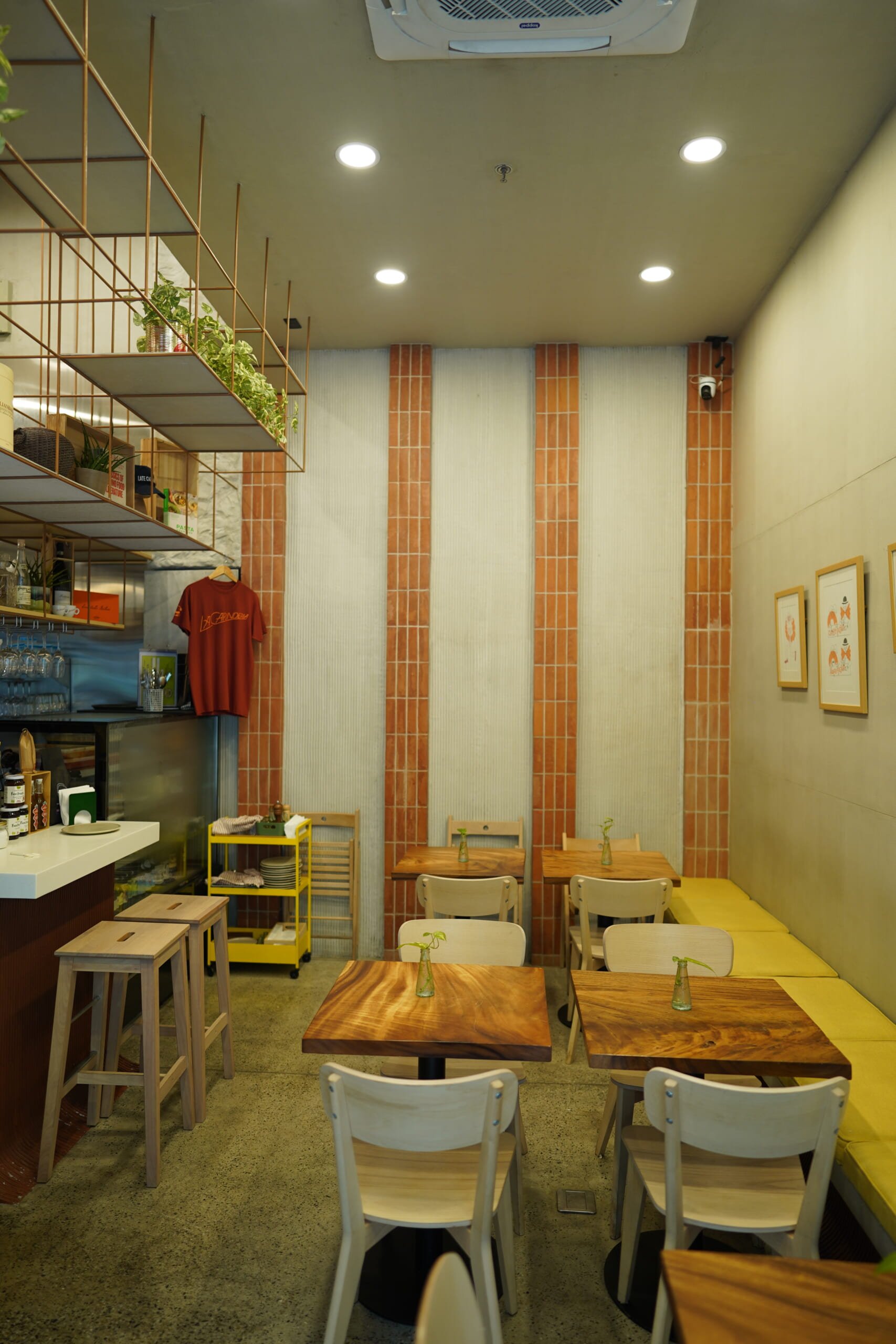 La Carinderia Manila, Restaurant in Makati