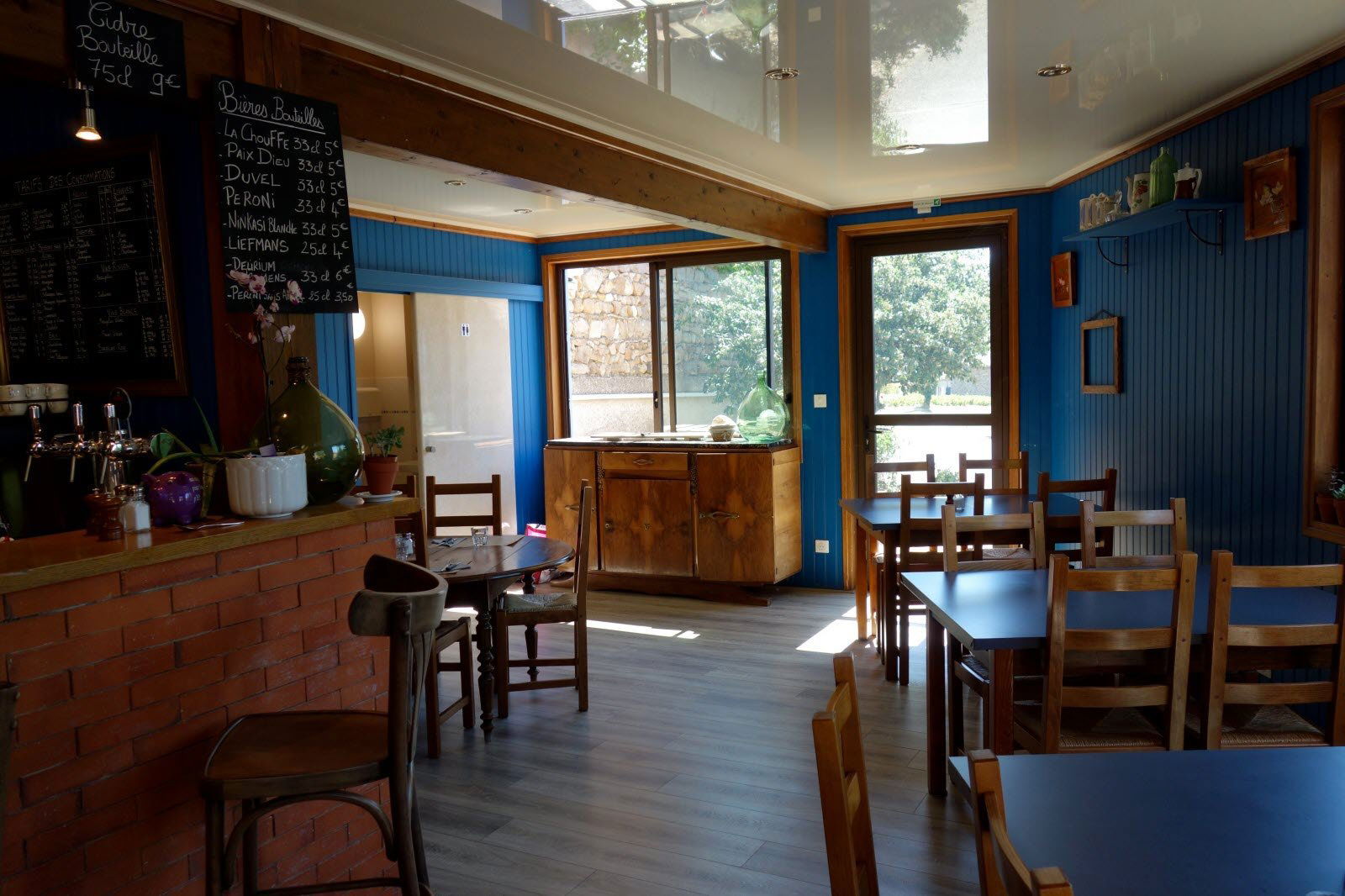 Auberge des Vignerons, Restaurant in Emeringes