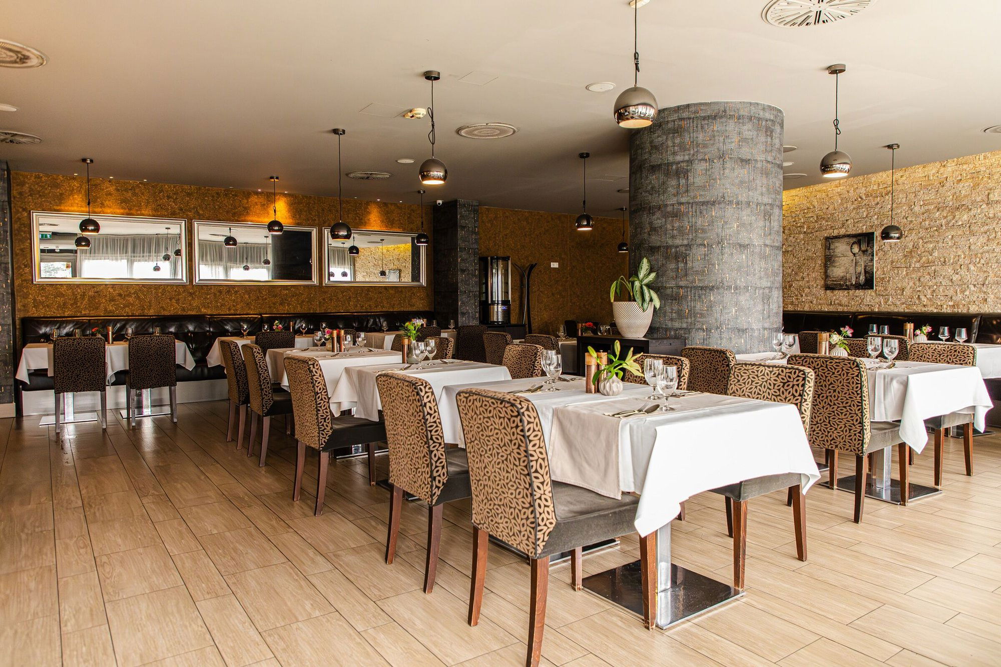 TOWERS Prime Steakhouse, Restaurant in Bratislava