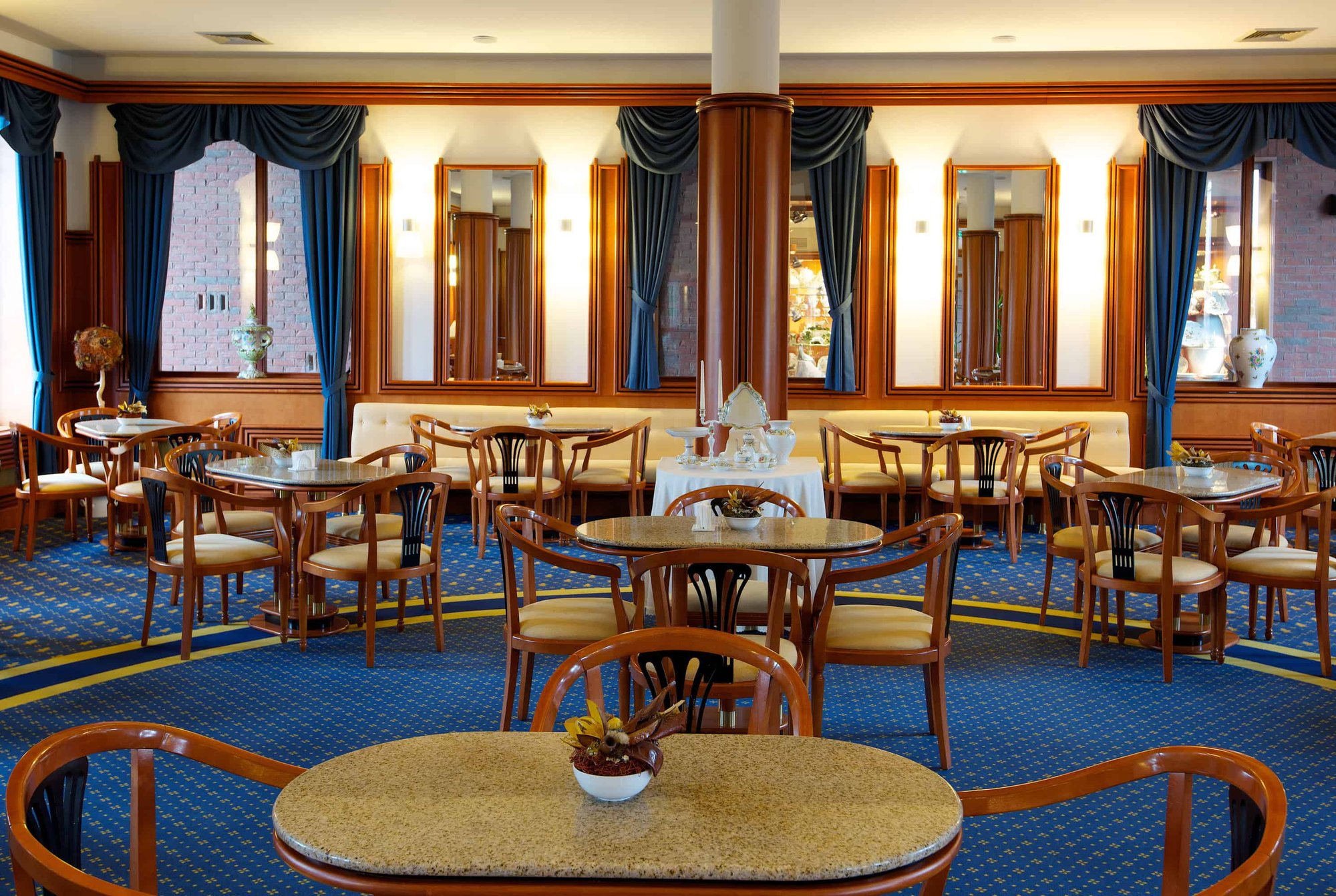 Apicius Étterem és Kávéház restaurant in Herend