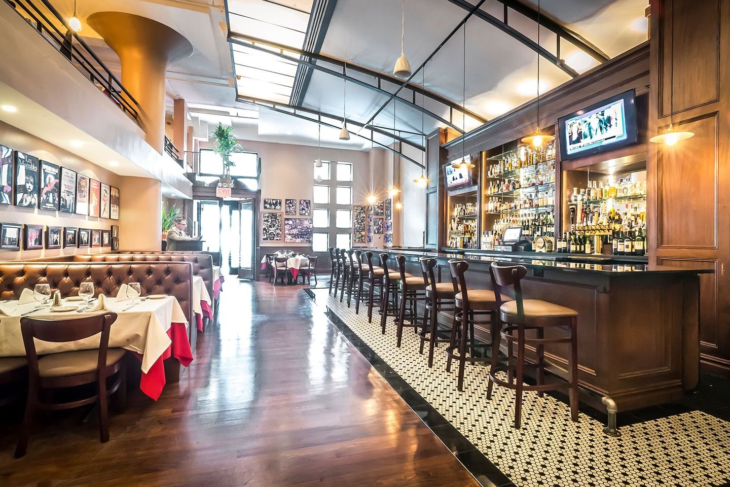 Frankie & Johnnie’s Steakhouse