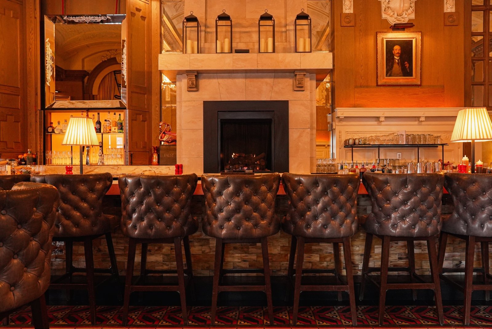 OAK Long Bar + Kitchen, Restaurant in Boston