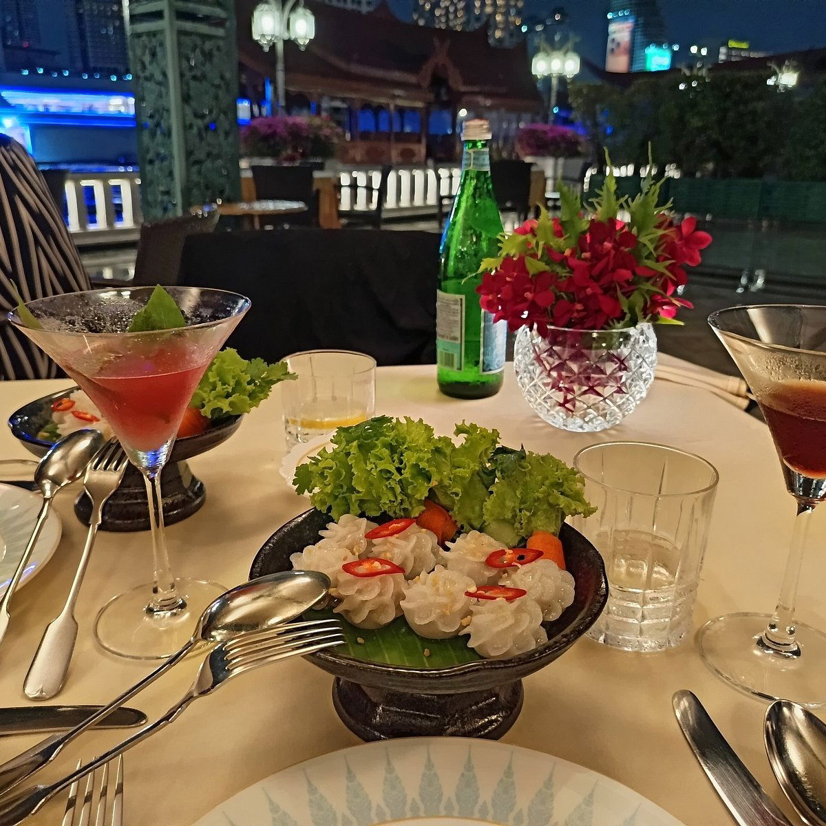 Terrace Rim Naam, Restaurant in Bangkok
