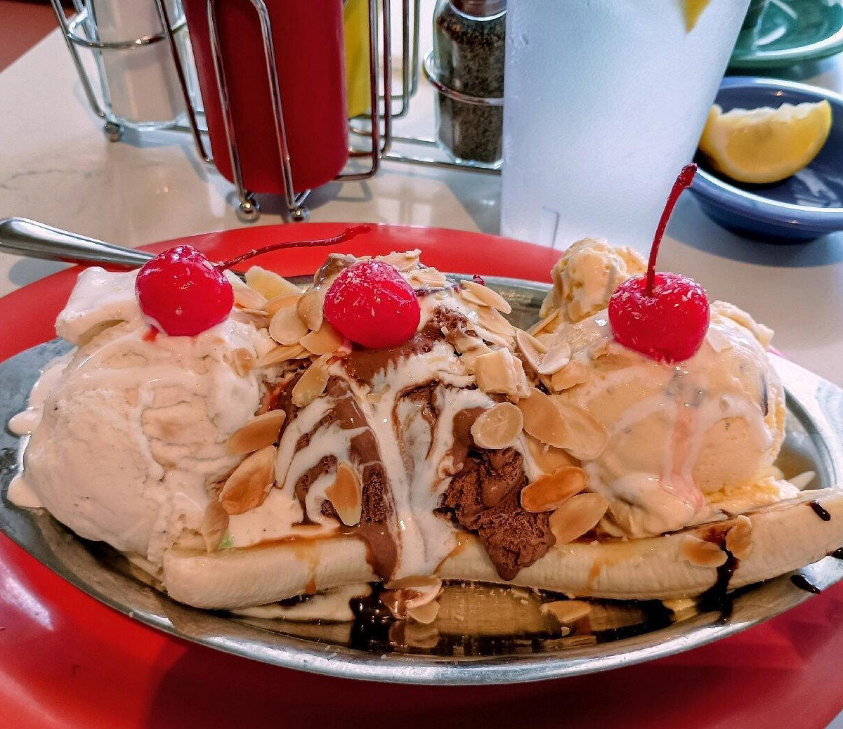 Beaches & Cream restaurant in Orlando, United States