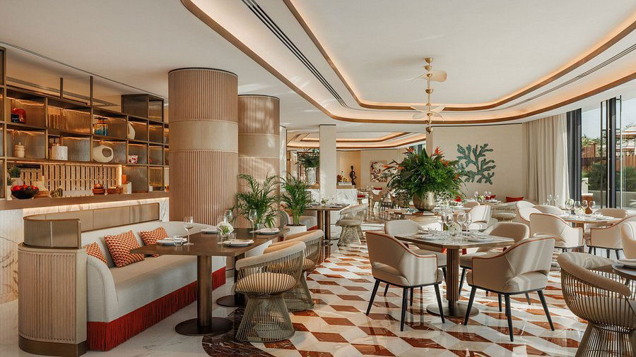 Commodore Club, Restaurant in Dubai