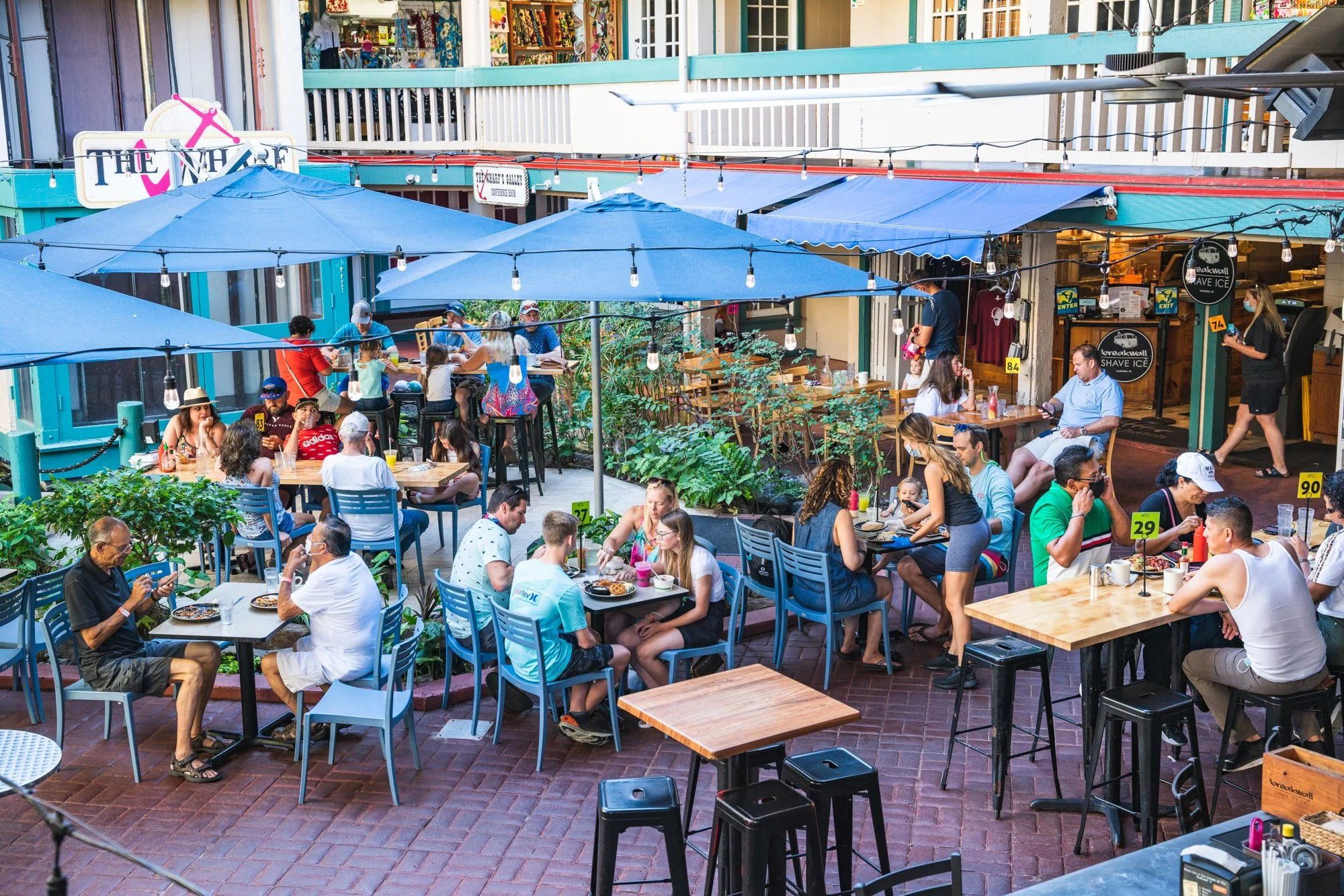 Down the Hatch Maui, Restaurant in Lahaina