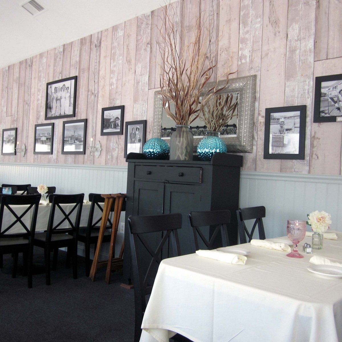 Howard's Seafood Restaurant