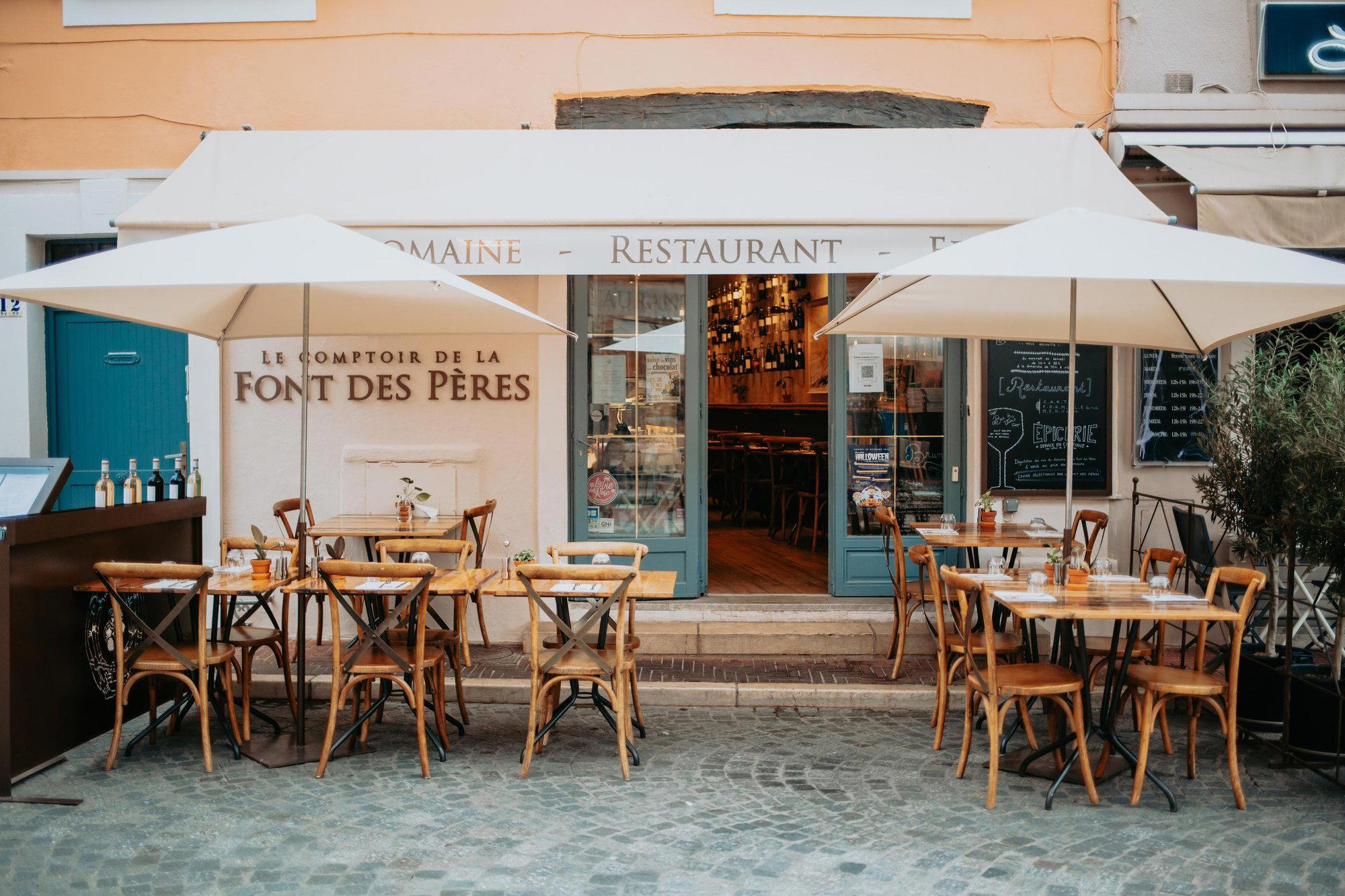 Le Comptoir de la Font des Pères restaurant in Sanary-sur-Mer, France
