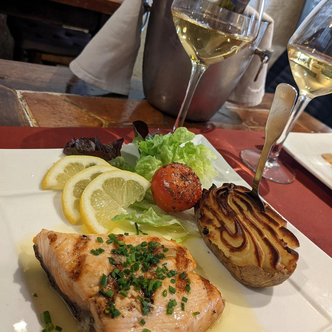 LE SAINT PELERIN restaurant in Auxerre, France
