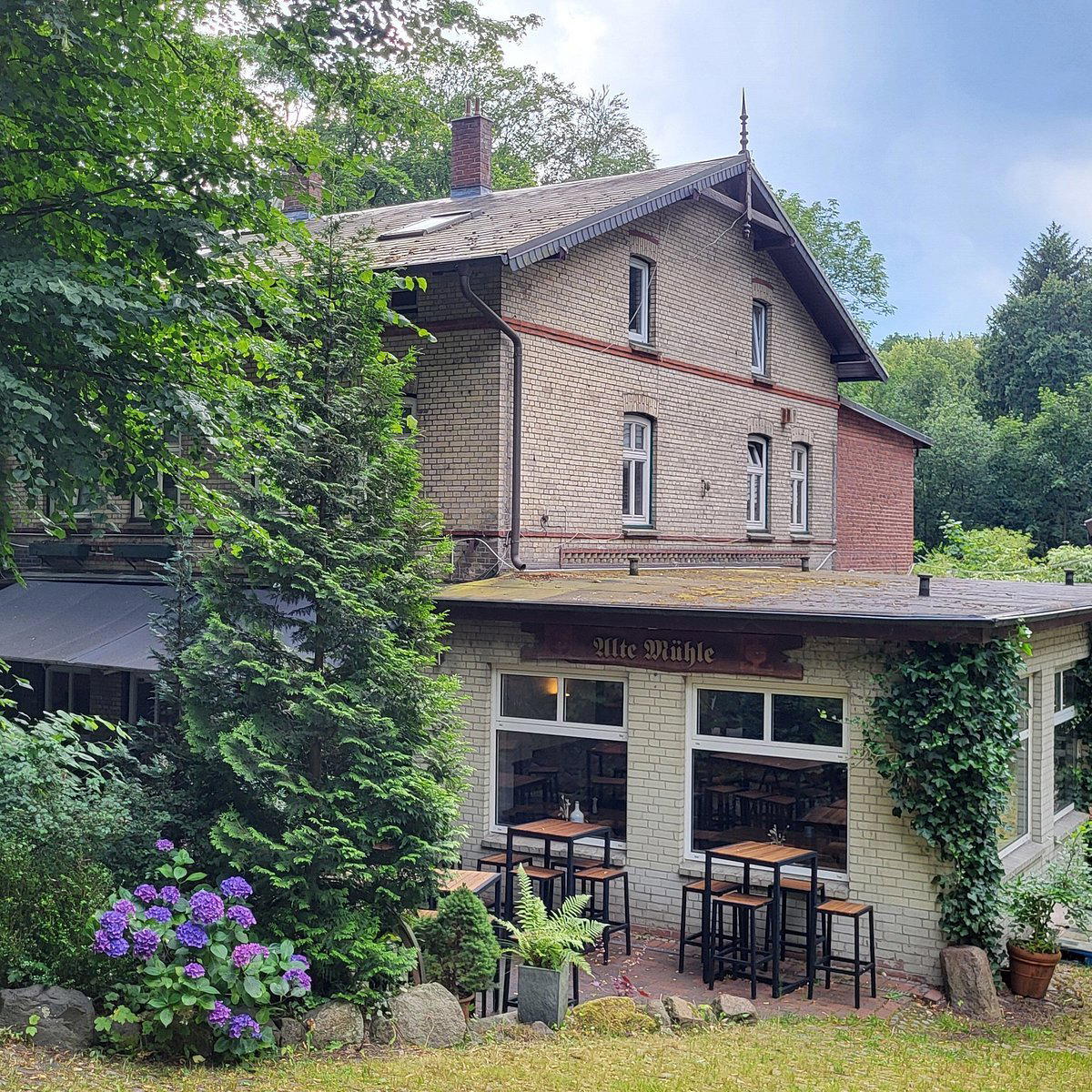 Alte Mühle Bergstedt restaurant in Hamburg, Germany