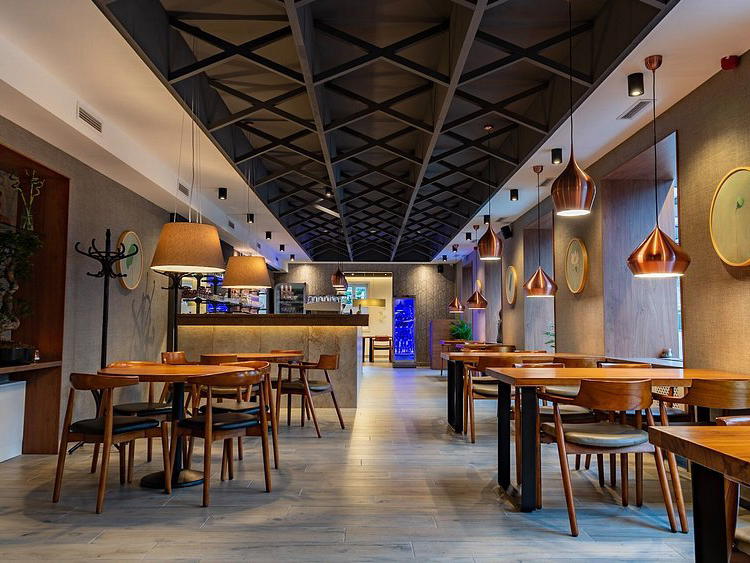Wang Mester, Budapest, Hungary