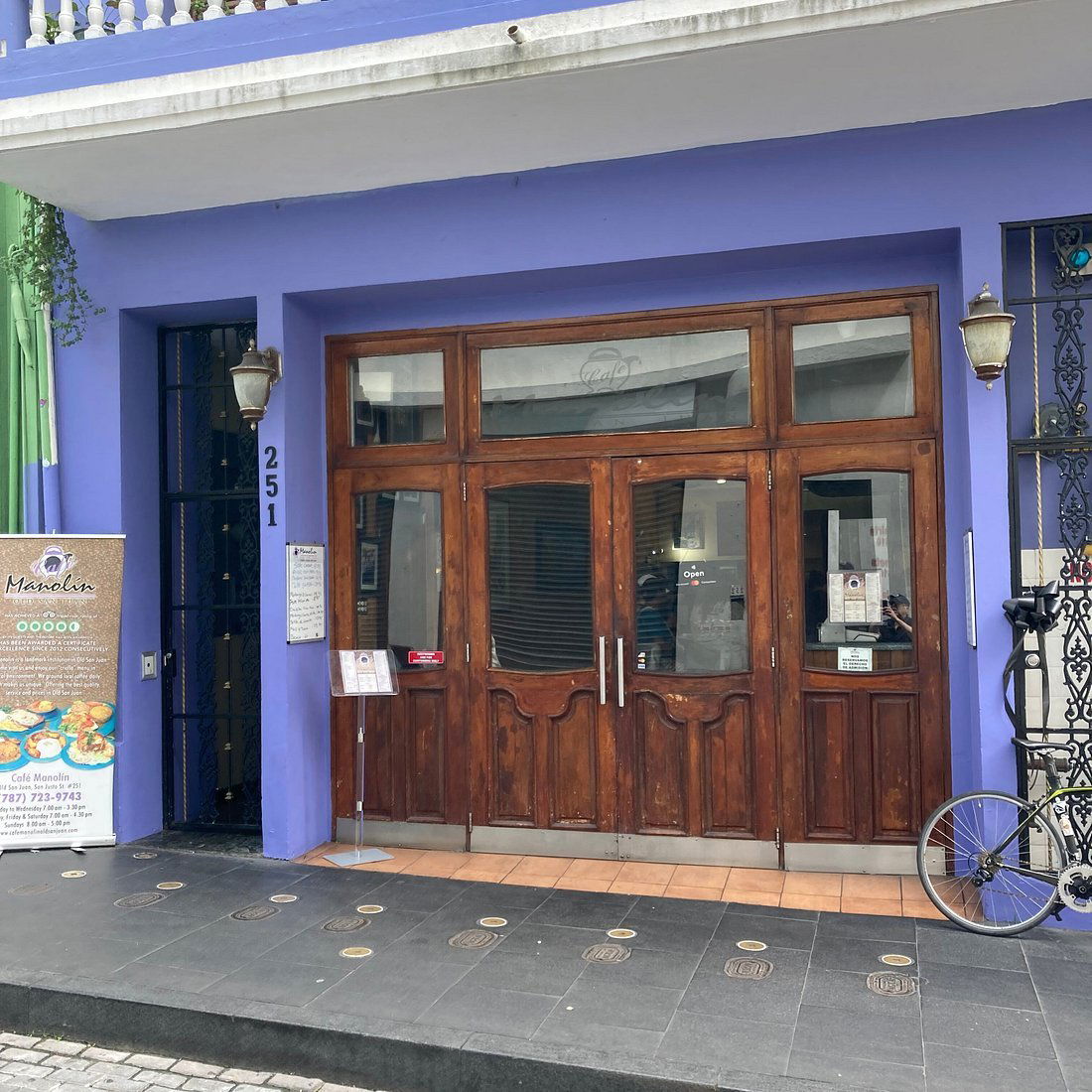 Café Manolín Old San Juan, Restaurant in San Juan