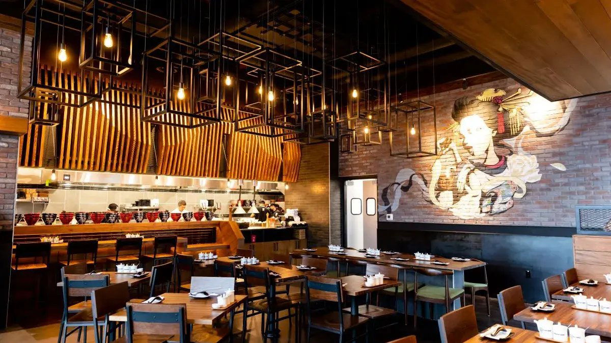 Sakana Sushi & Asian Bistro, Restaurant in Saint Paul