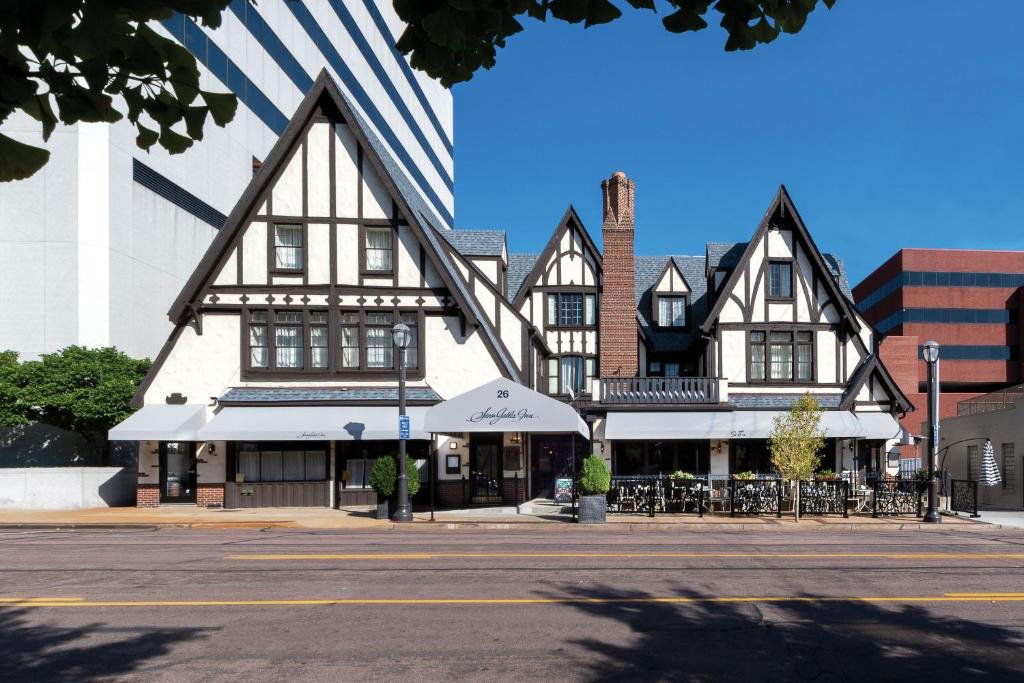 SEVEN, Restaurant in Clayton