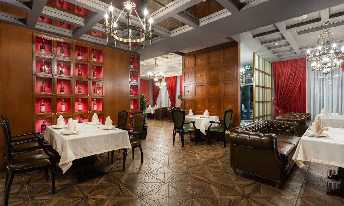 THE MAYFAIR PUB