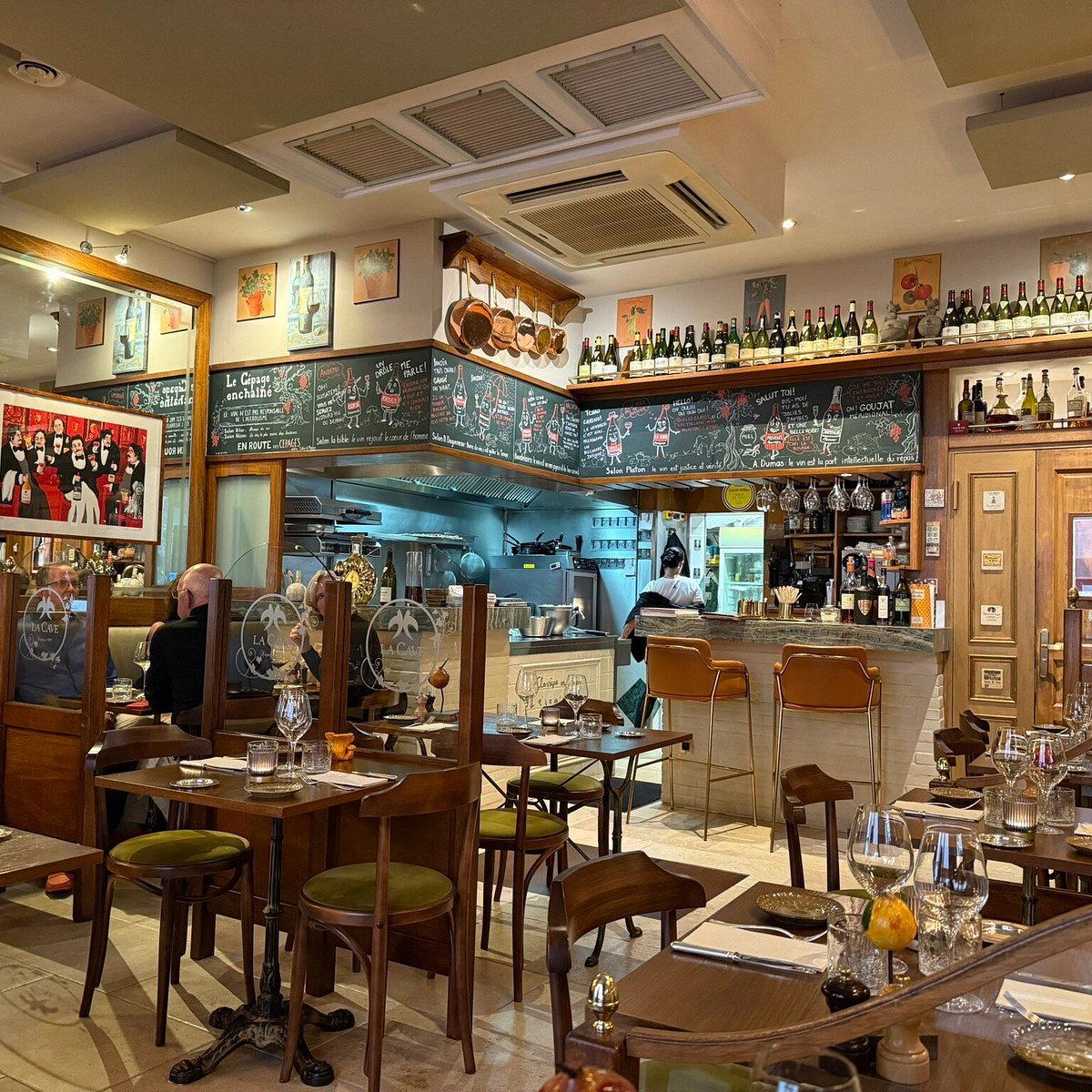 La Cave restaurant in Cannes, France