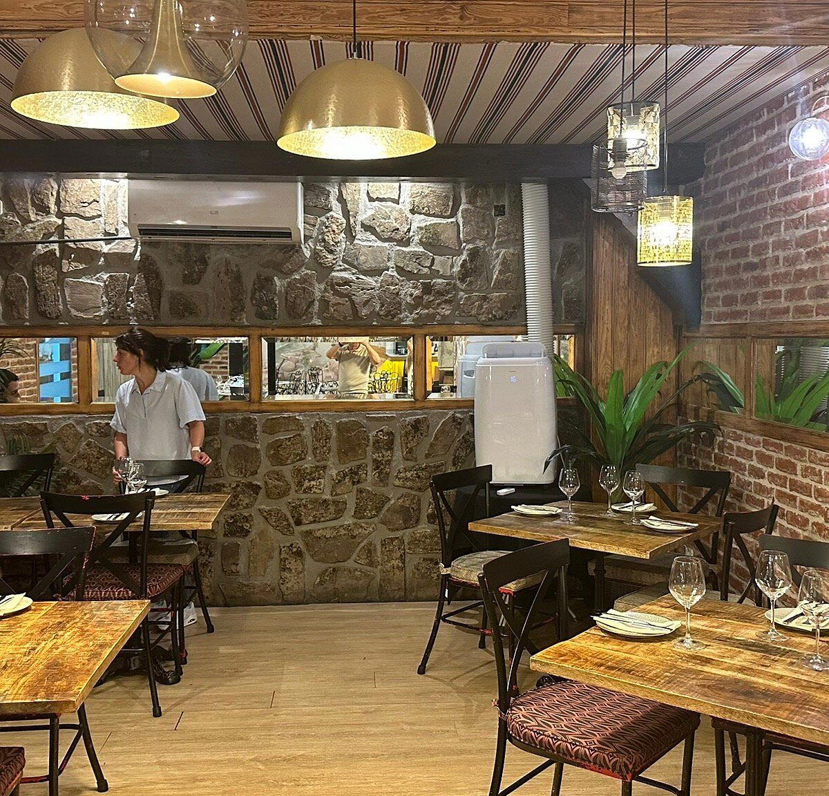 Restaurante Urbieta 13 restaurant in Madrid, Spain