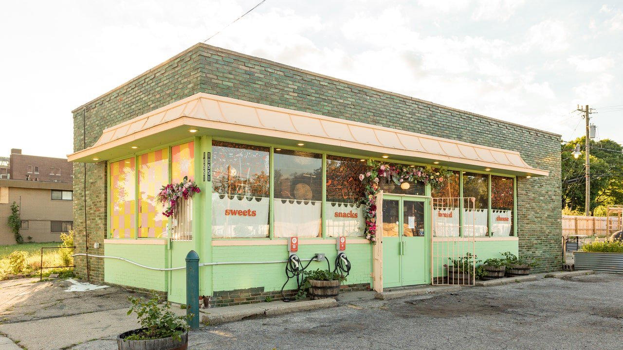 Roses restaurant in Detroit, United States
