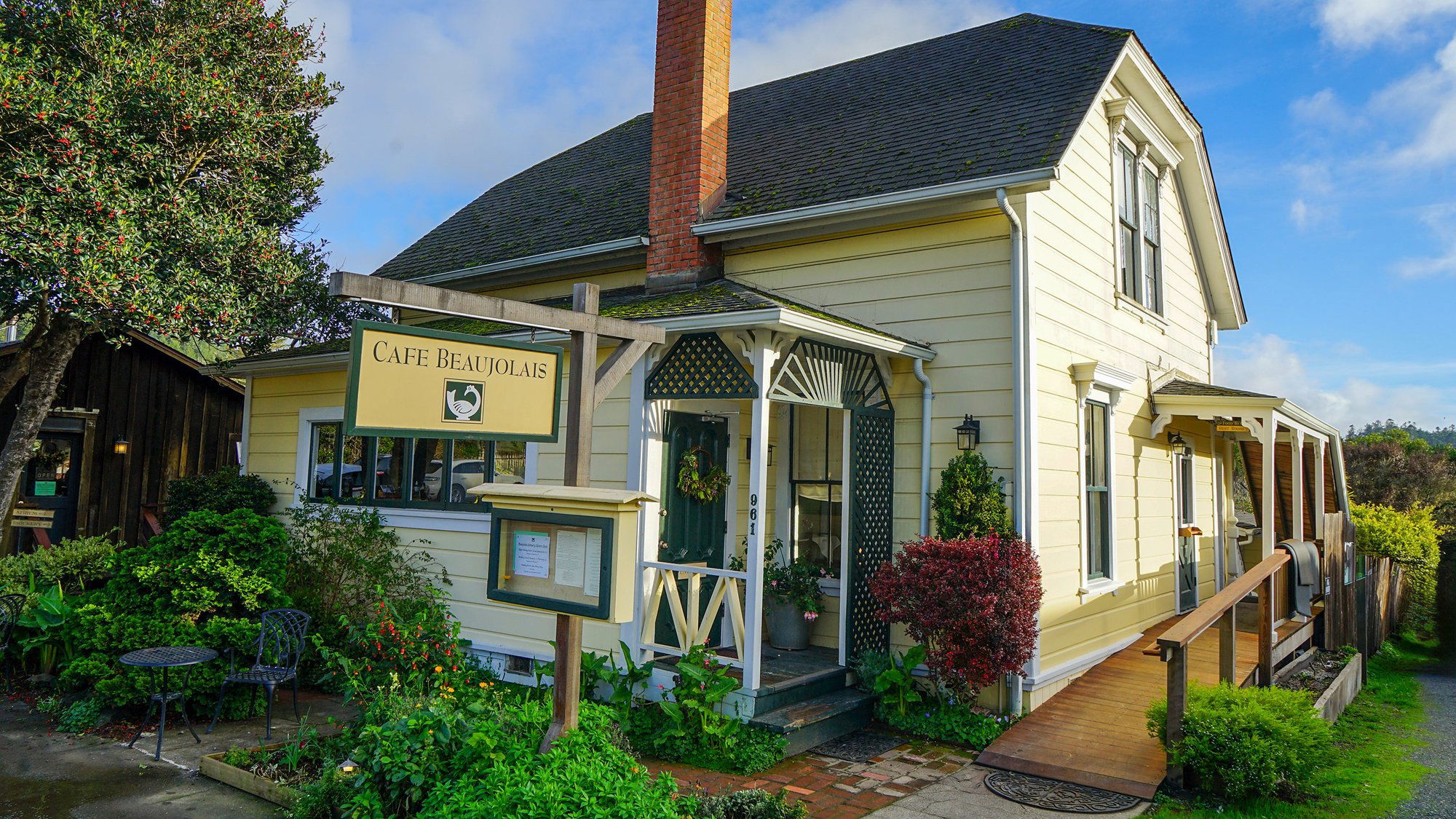 Cafe Beaujolais, Restaurant in Mendocino