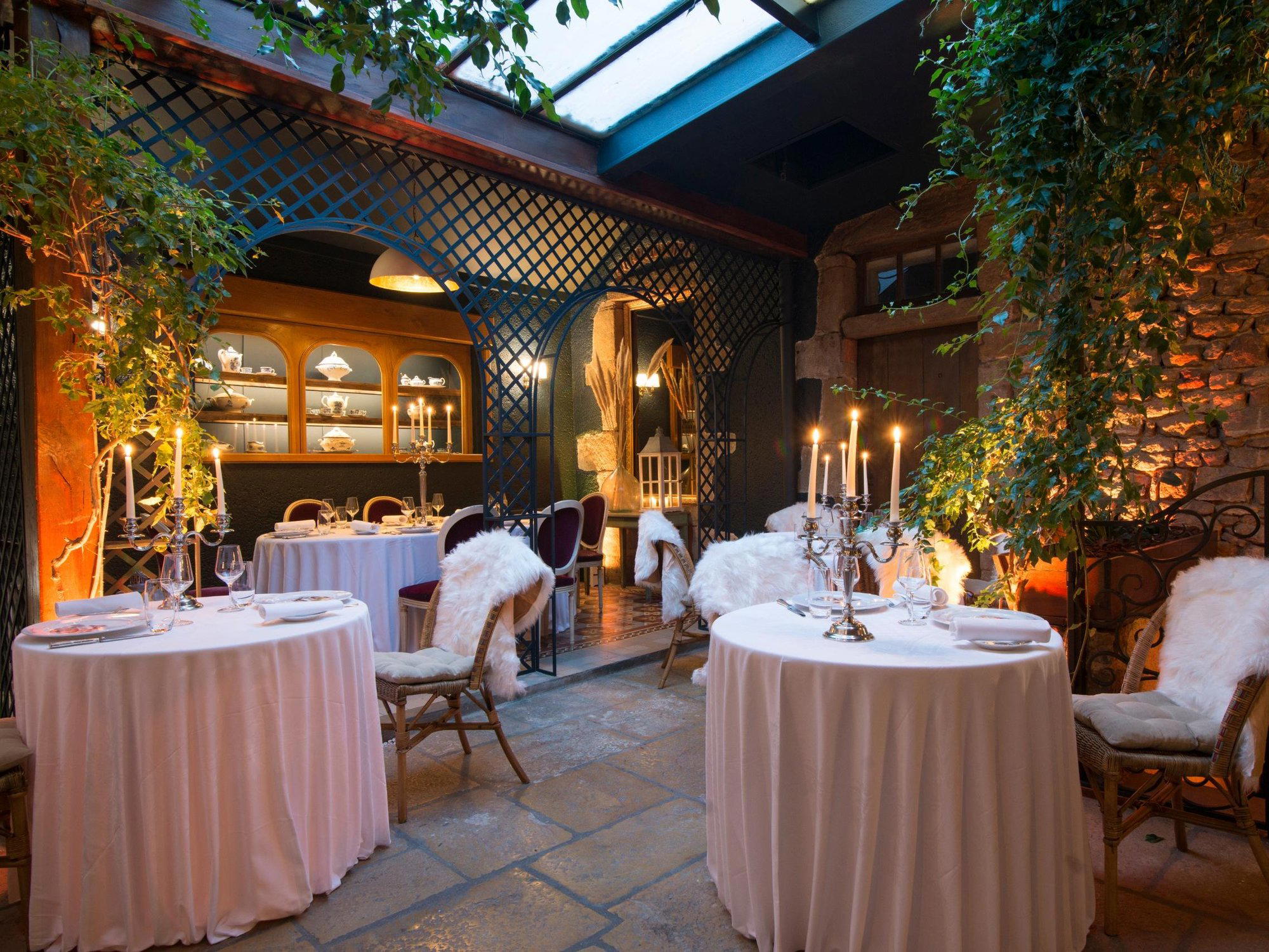 Chez Camille restaurant in Arnay Le Duc, France
