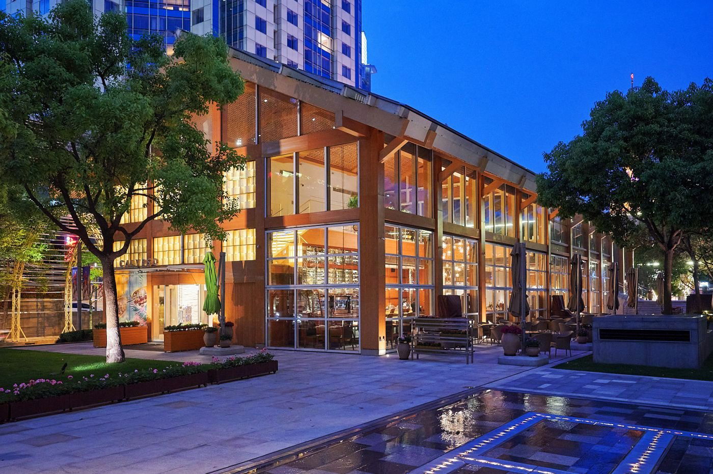 Calypso Restaurant & Lounge, Restaurant in Shanghai