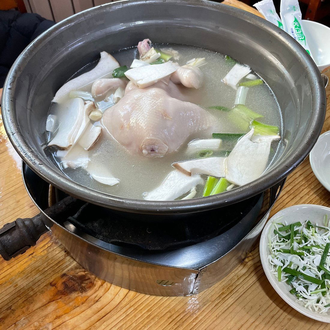 Wonhalmae Somunnan Wonjo Dakhanmari, Restaurant in Seoul