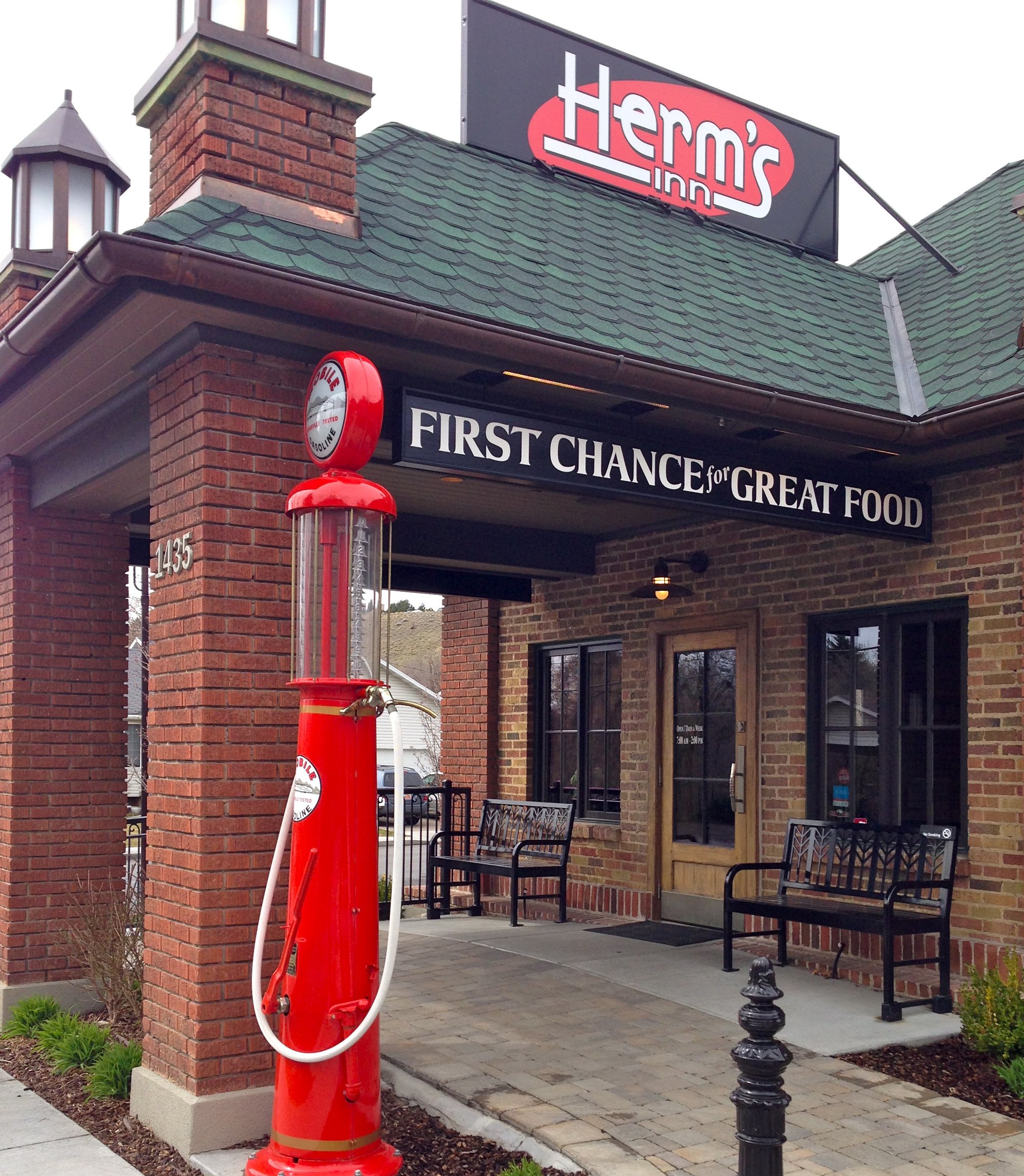 Herm's Inn