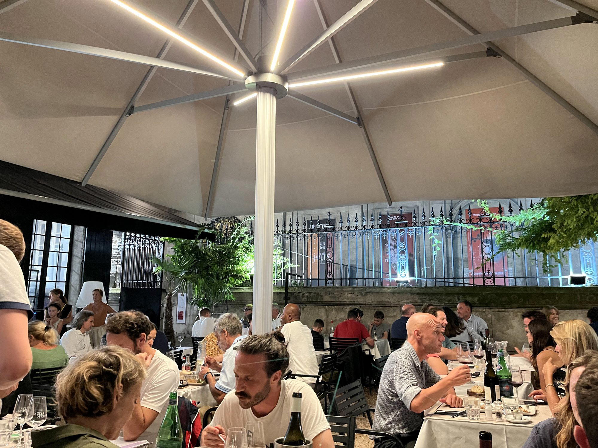 La Cour d'Honneur restaurant in Avignon, France