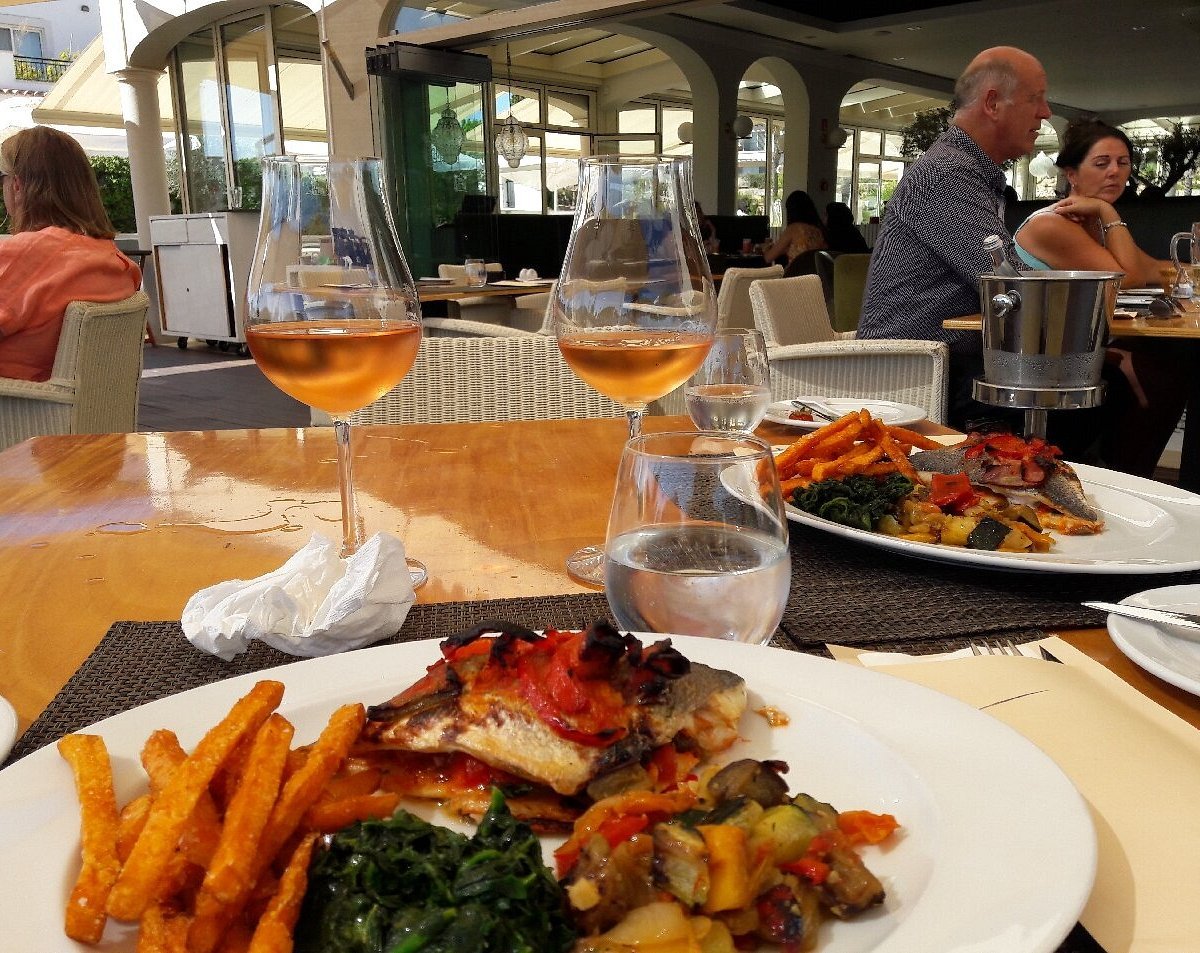 Saudade Restaurant & Bar