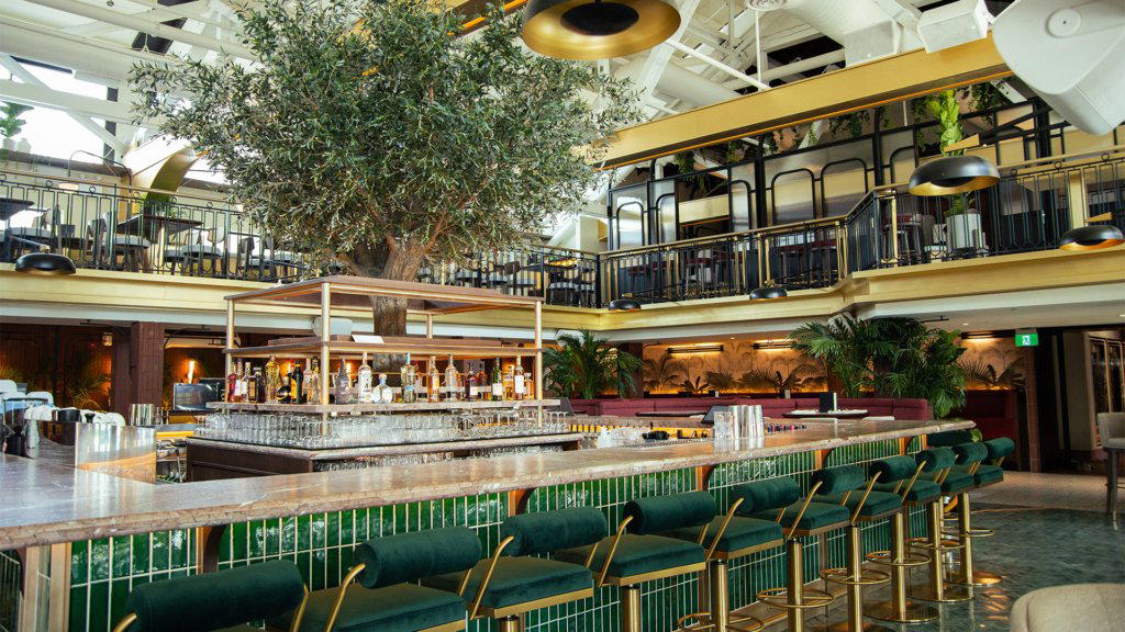 Queens Harbour restaurant in Toronto, Canada
