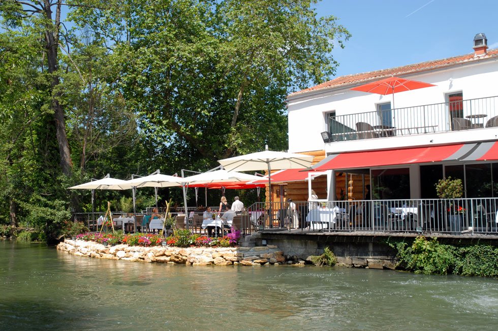 Le Moulin Neuf restaurant in Gond Pontouvre