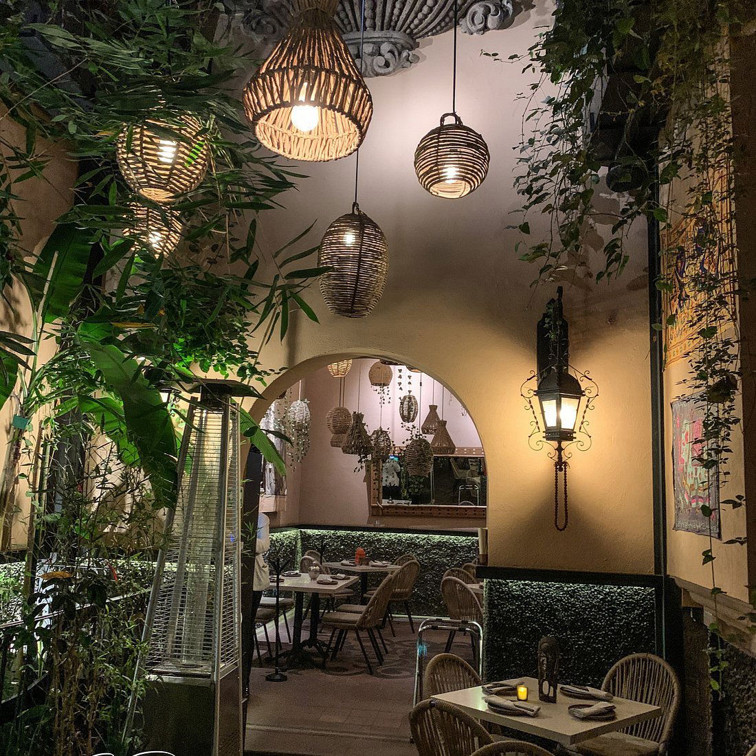 Manaw, Restaurant in Mexico City